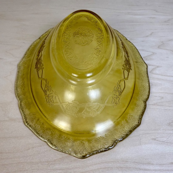 1930s Amber Depression Oval Glass Bowl | Federal Glass Co. - Picture 9 of 15